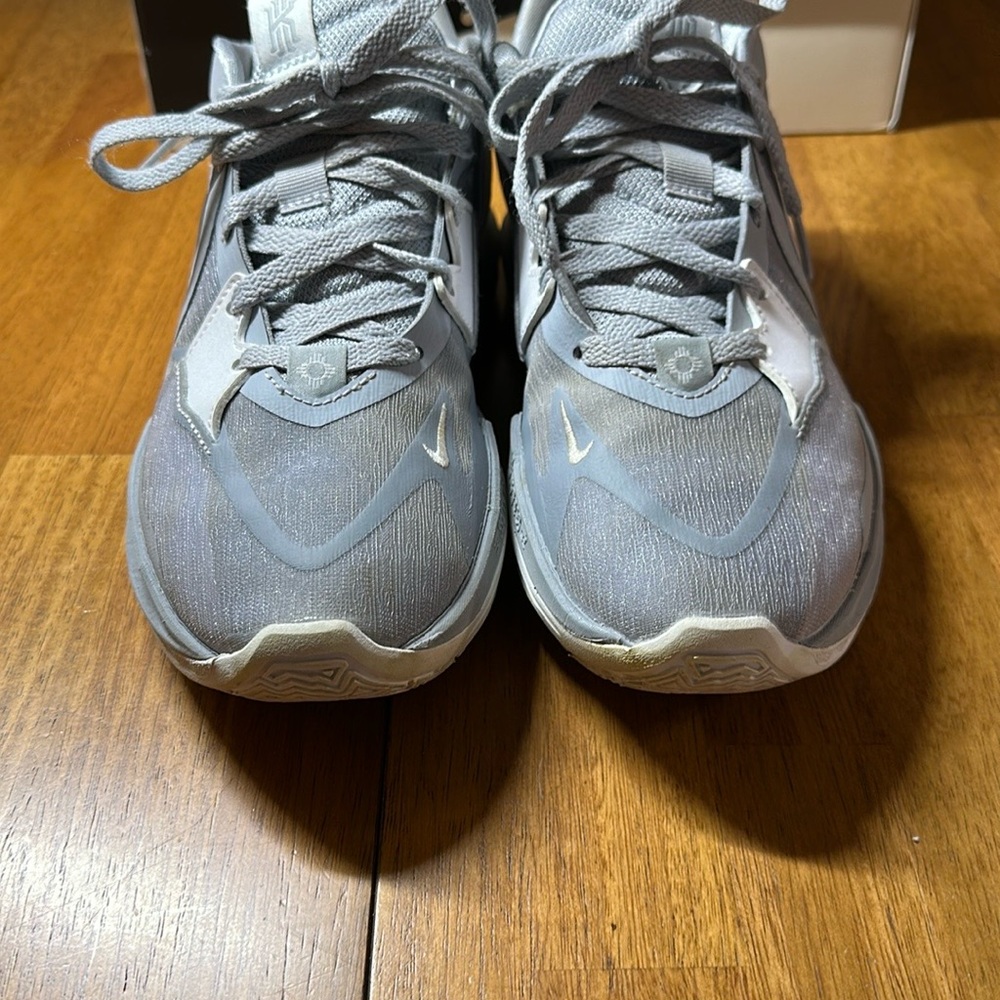 Kyrie Low 5 by Nike - Picture 4 of 8